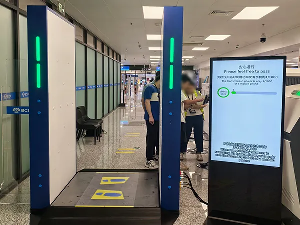Escáner de seguridad de ondas milimétricas para el control de seguridad en aeropuertos