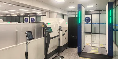 Escáner de seguridad de ondas milimétricas para el control de seguridad en aeropuertos
