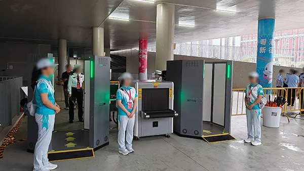 Escáner de seguridad de ondas milimétricas para el control de seguridad en eventos deportivos